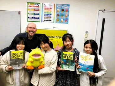 イーオンキッズ守口校では、生徒様に最適な教材を使って学習をバックアップします。