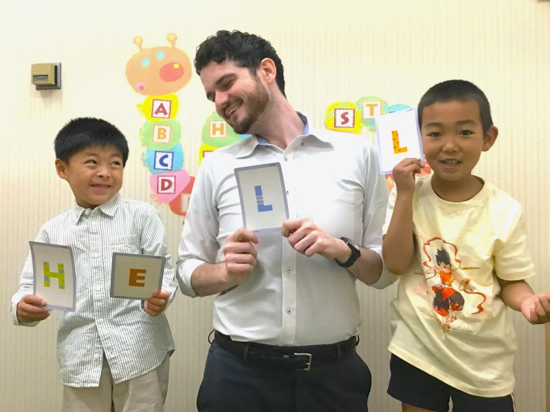 イーオンキッズ千里中央校には、きょうだいや家族でご通学の方がたくさんいます。