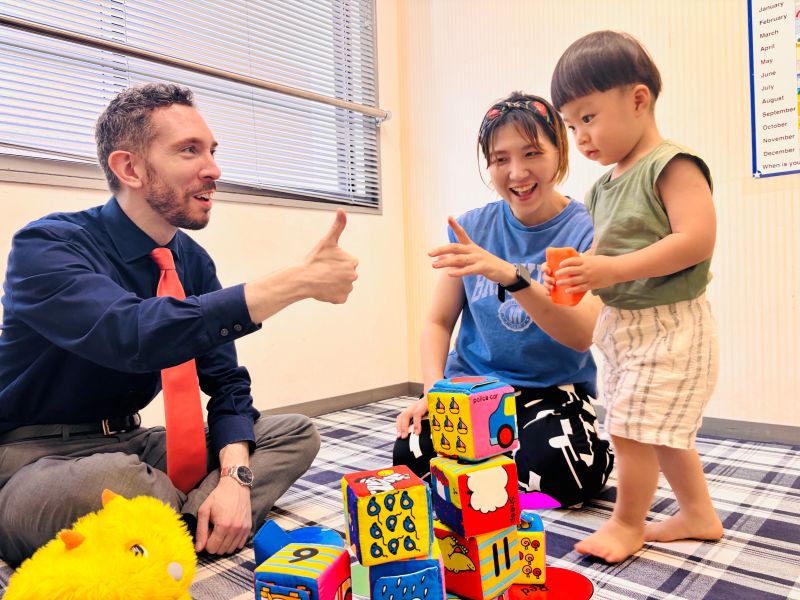 イーオンキッズ泉佐野校は、お子様の英語に対する興味を存分に引き出していきます。
