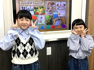 イーオンキッズ北越谷校はご家族やお友達と一緒に通学される方が多いです。