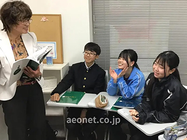 イーオンキッズ大宮西口校の中学生クラスでは、講師が英会話の上達をしっかりサポートします。