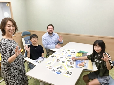 イーオンキッズ松江校では、年齢に合わせた教材でしっかり学習をサポートします。