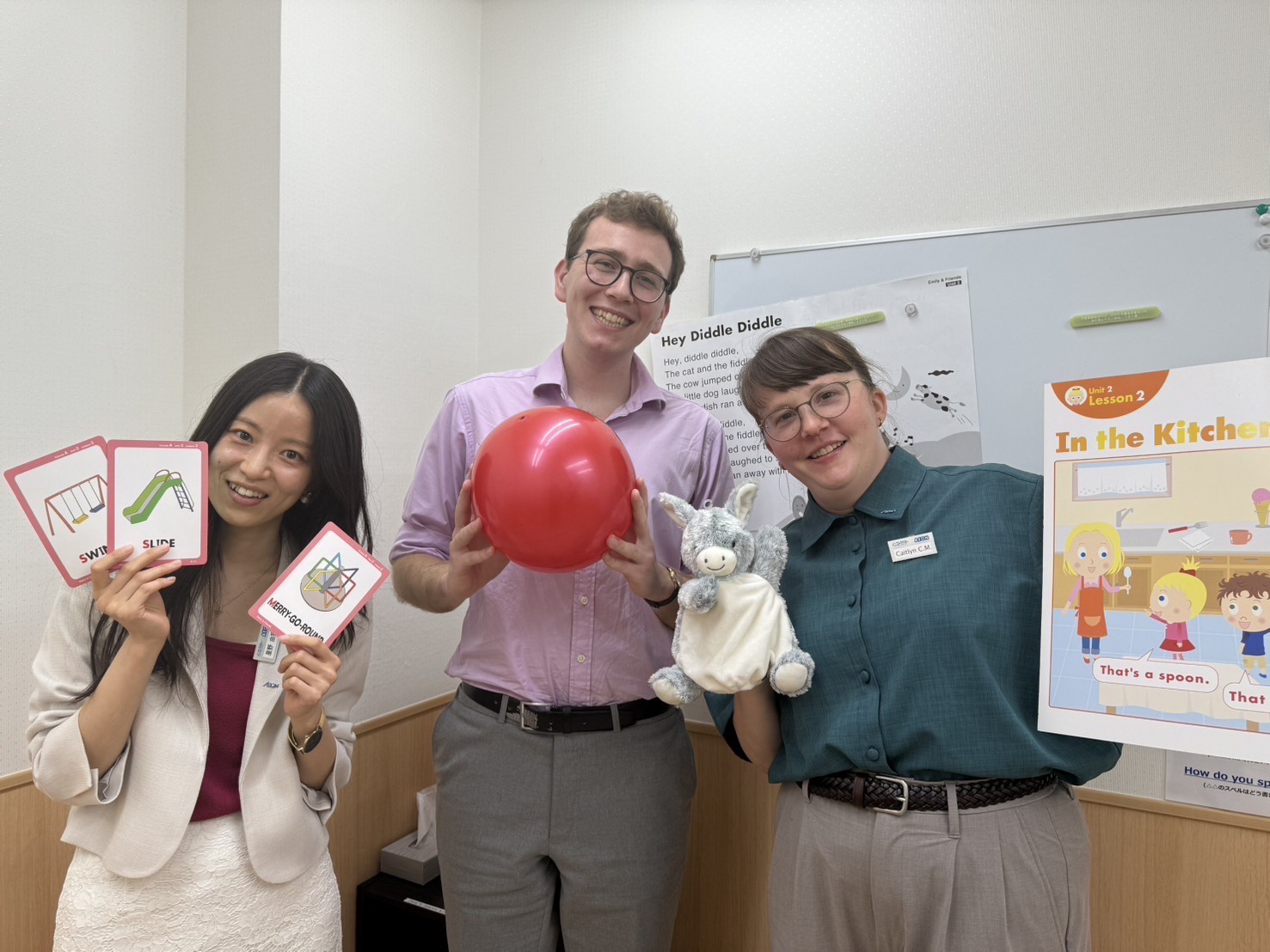 イーオンキッズ掛川校では、講師が英会話の上達をしっかりサポートします。