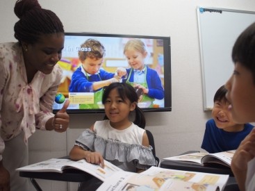 イーオンキッズ徳島校スタッフが、生徒様の学びを全力でサポートします。