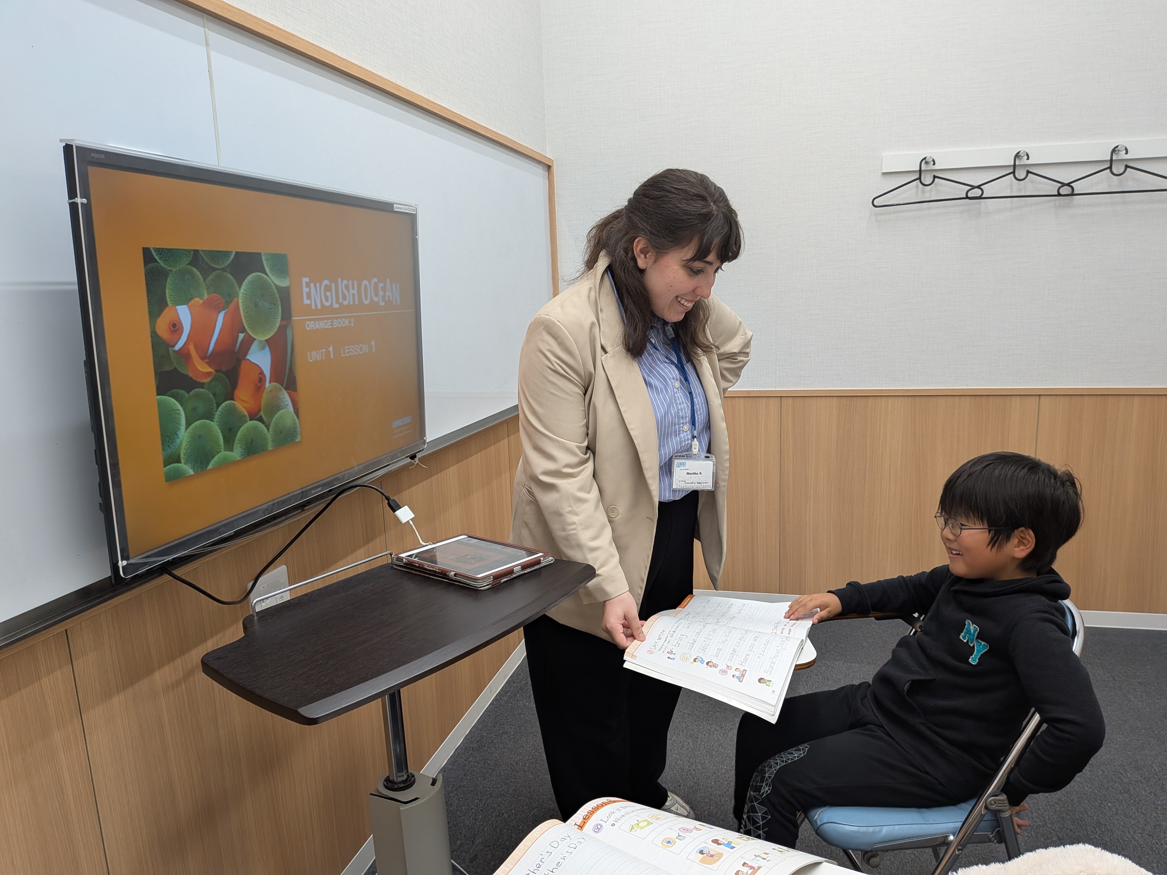 イーオンキッズ八王子オーパ校では、講師が英会話の上達をしっかりサポートします。