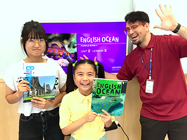 イーオンキッズ国分寺校は、小学生は毎日開講。中学生クラスは部活後に通えるよう開講中。