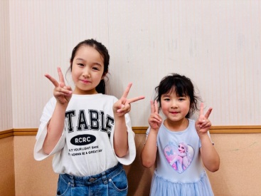 イーオンキッズ聖蹟桜ヶ丘校は、きょうだい・お友達と一緒にご通学されている生徒様が多数。