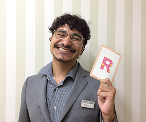 イーオンキッズ池袋本校の外国人講師のRuben先生。