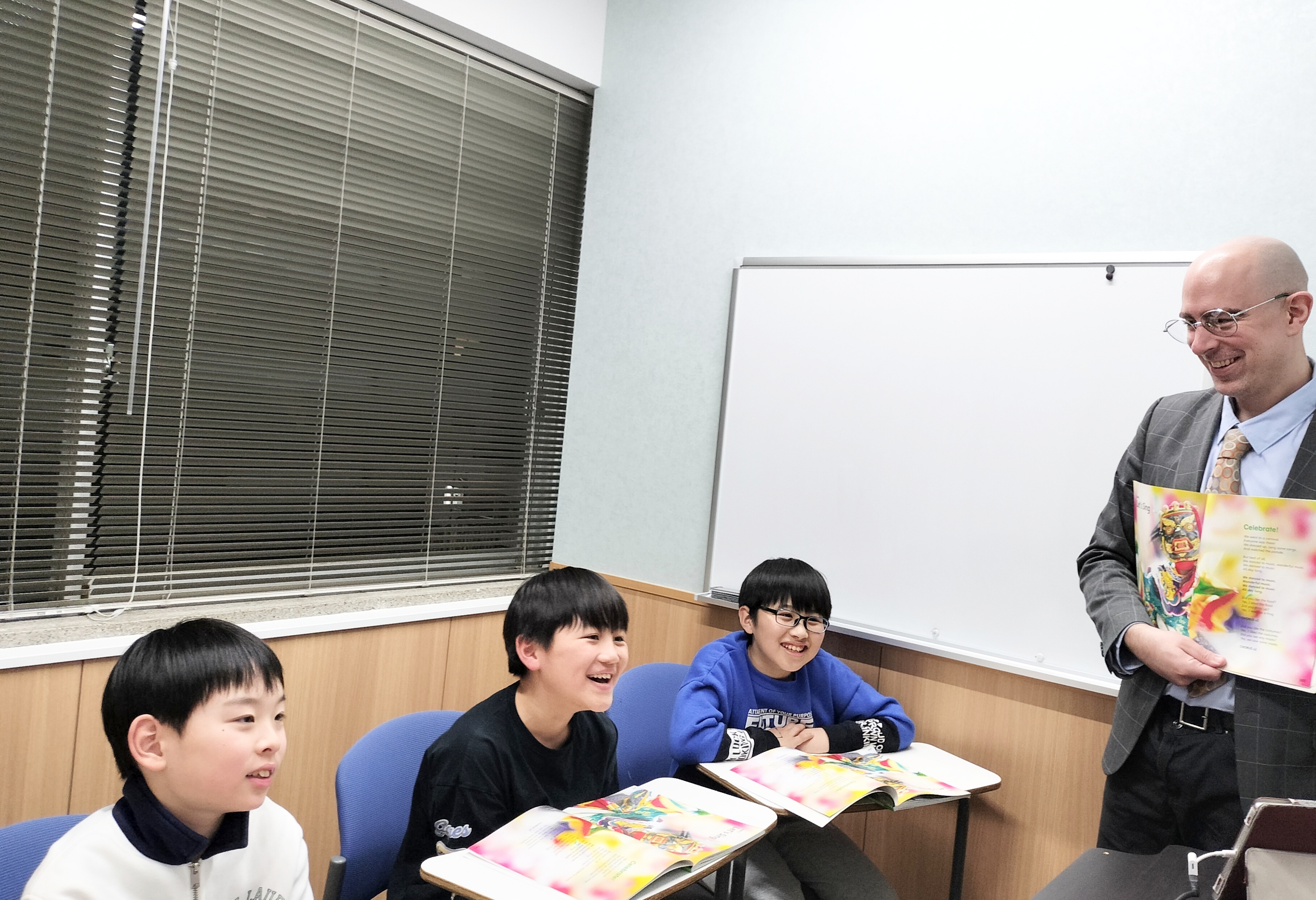 イーオンキッズ品川駅前校は、普段のレッスン＋マンツーマンレッスンで苦手克服・資格対策する方が増えてます。