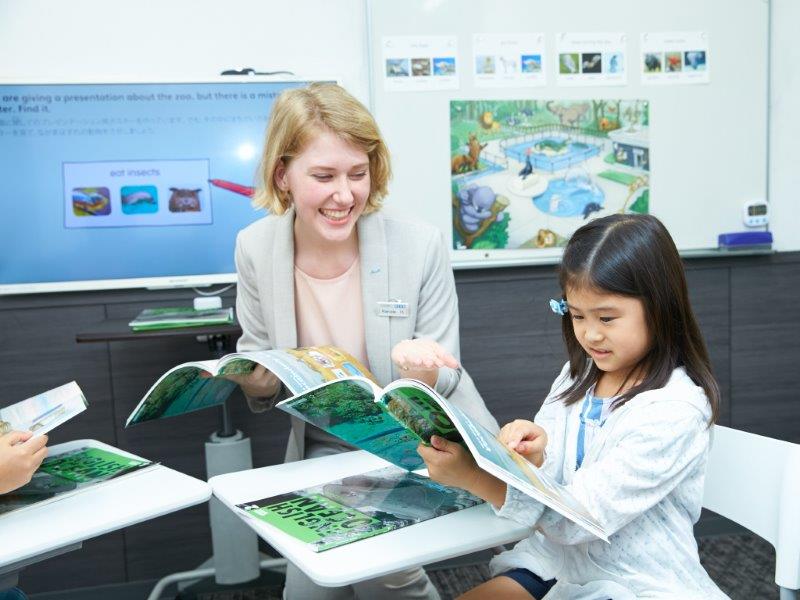 イーオンキッズ銀座校は、指導経験豊富な外国人講師が、英語の音やリズムを正しく・楽しくインプットしていきます。