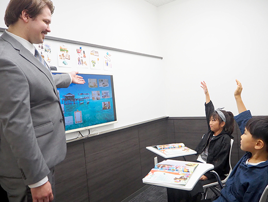 イーオンキッズアルカキット錦糸町校では、グループクラスもマンツーマンクラスも開講中です！