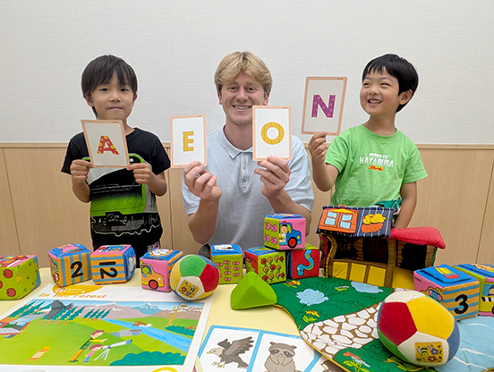 未就学児から英語を学ぶとキレイな発音を身につけられます！