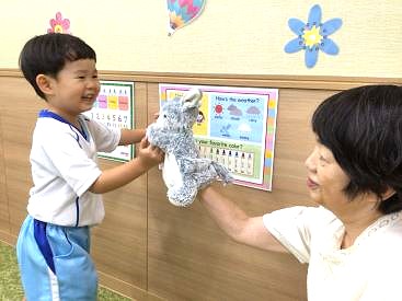 イーオンキッズ鳥取校の講師陣が、お子様の英会話力向上をお手伝いします。