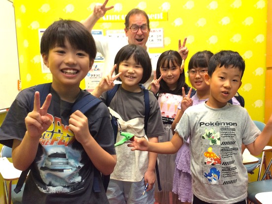 イーオンキッズ和歌山ガーデンパーク校なら、小学生が楽しく英語を学べるレッスンをご用意！