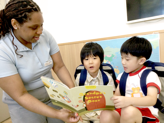 イーオンキッズ山口校では子供達の成長に合った英語学習ができます。