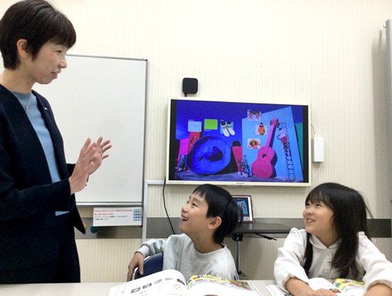 イーオンキッズ山口校では子供たちが楽しみながら学べる要素いっぱいのレッスンを提供します。