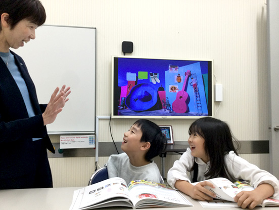 イーオンキッズ山口校では子供たちが楽しみながら学べる要素いっぱいのレッスンを提供します。