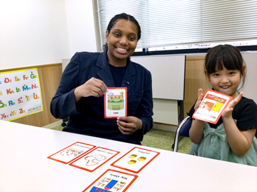 幼児さんにも外国人講師のレッスンが人気です。