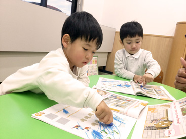 イーオンキッズ山口校は幼児さんから英語を始める方が多いです。