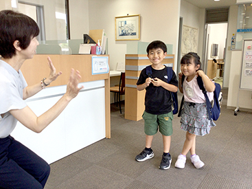 イーオンキッズ山口校のスタッフが、生徒様の学びを全力でサポートします。