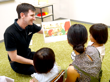 英語でえほんよみきかせイベント開催！お子様のはじめての英語もイーオンなら安心して楽しめます。