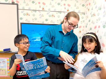 イーオンキッズ下関ゆめシティ校のスタッフが、生徒様の学びを全力でサポートします。