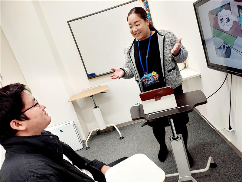 イーオン岡崎南校なら、海外旅行やビジネスで困らない英会話力をしっかり身につけられます。