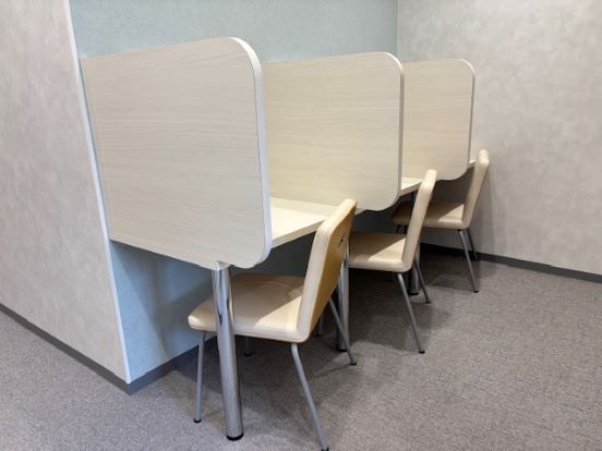 イーオン豊橋校なら、学校が開いている間は時間無制限でご利用OK！