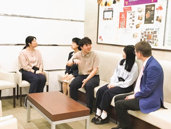 イーオン名駅校なら、留学や国際交流に役立つ英会話力を身につけられます。