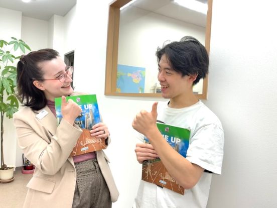 高校生大学生多数通学中。基礎英語や発展英語の両方が身に付きます！