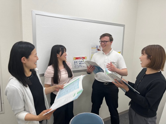 グループレッスンでの様子。クラスメートと一緒にたくさん練習できます。