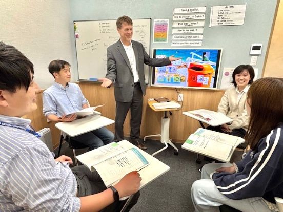 イーオン豊橋校外国人講師グループレッスンalt