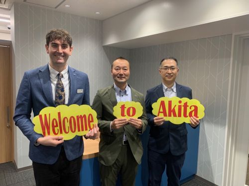 イーオン秋田校のスタッフが、皆様をお待ちしております。