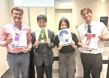 イーオン津田沼ビート校のスタッフは、親しみやすく明るい雰囲気です。