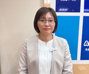 イーオン武生駅前校の日本人講師Hisano先生。