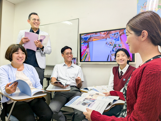 イーオン小倉校なら、アットホームな雰囲気でクラスメイトと楽しく学べます。