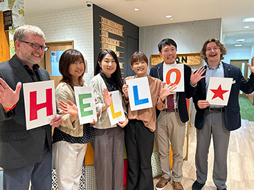 イーオン緑井スカイステージ校のスタッフがはじめての英会話をサポートします。