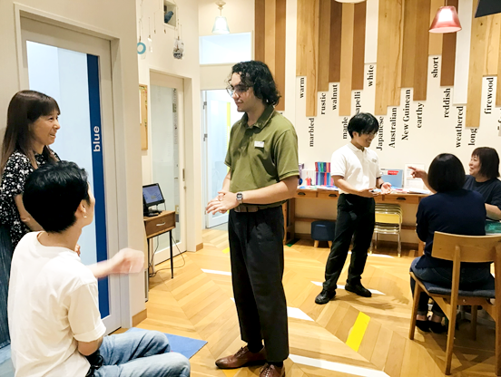 イーオン広島T-SITE校は、生徒同士でのコミュニケーションを楽しめます