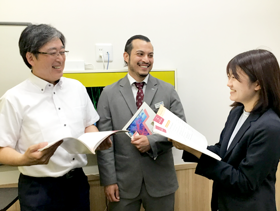イーオン福山校なら、仕事終わりにスキルアップできます。