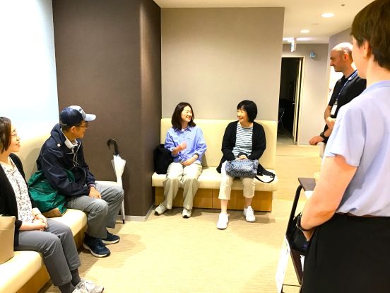 イーオンフィール旭川校では、高校生からシニア世代まで楽しく安心して通う事ができます。