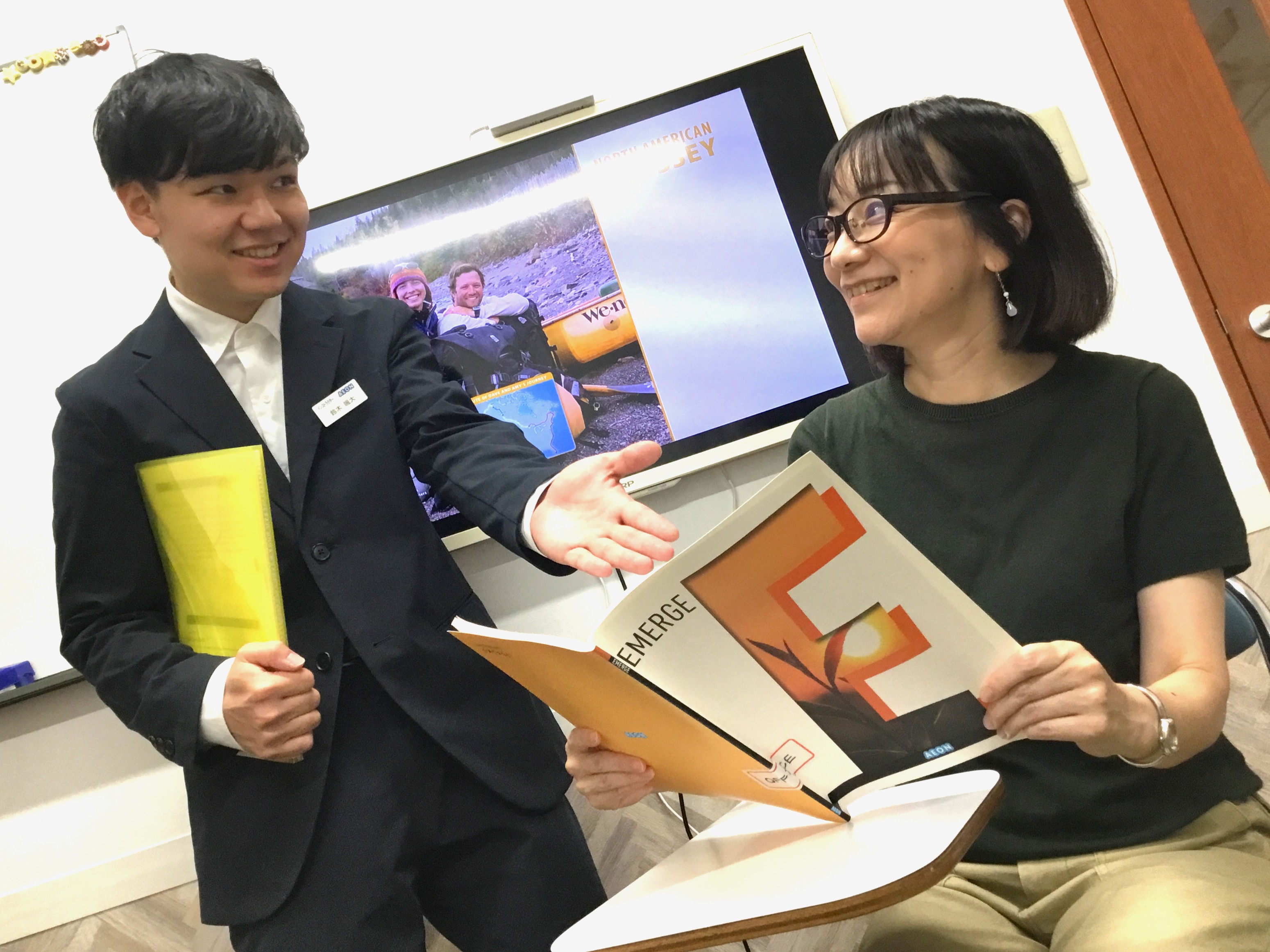 イーオン三宮校には外国人講師のみならず、日本人講師も在籍しております。