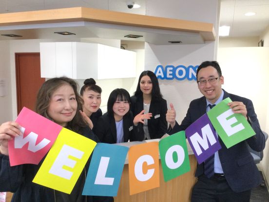 イーオン名谷パティオ校では外国人講師tと日本人講師が在籍しています