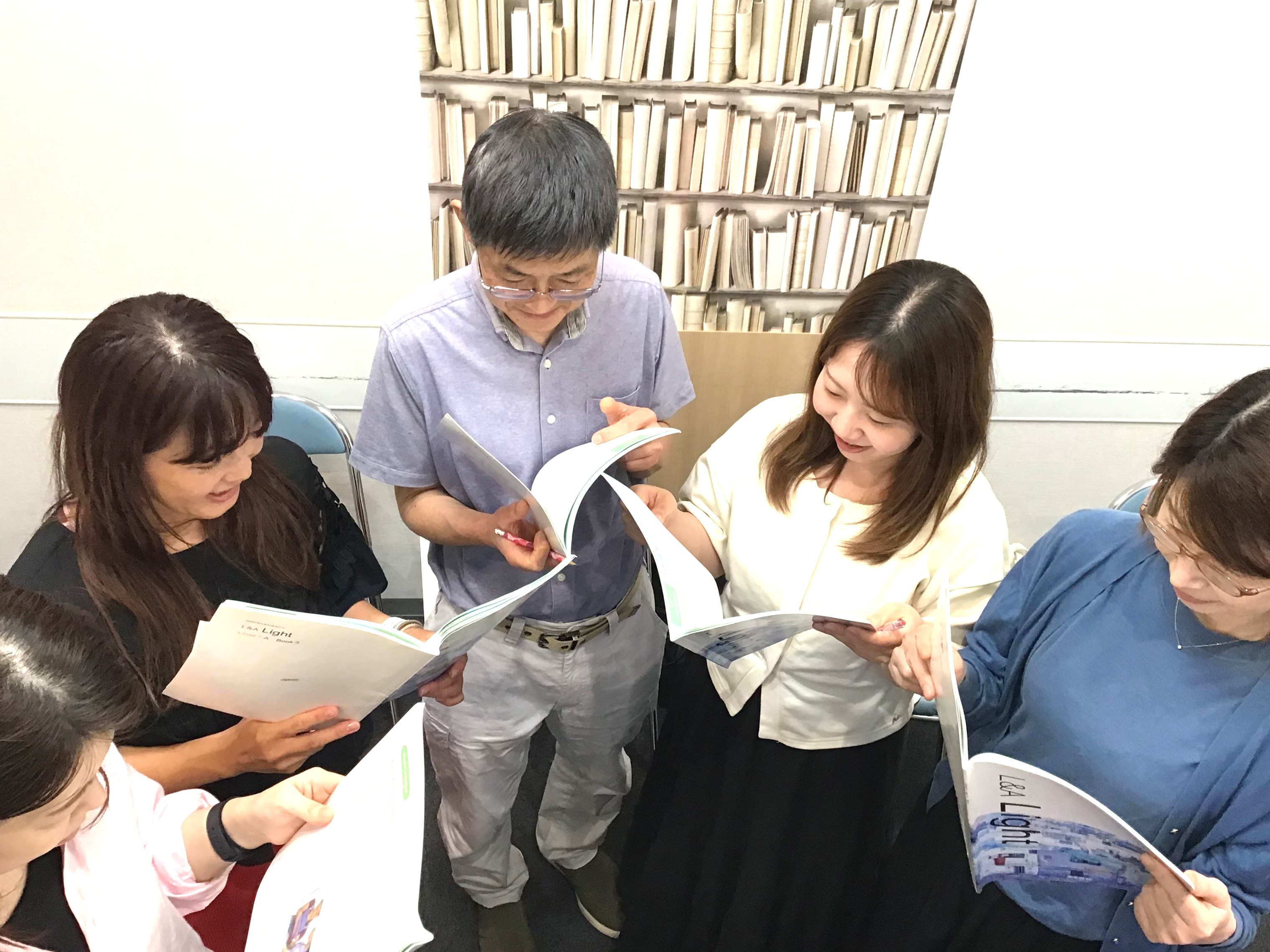 イーオン姫路ターミナルスクエア校なら、海外インターンや留学準備も安心。海外生活に必要な英会話を楽しく学べます。