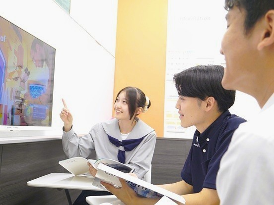 イーオン盛岡MOSSビル校では、高校生の目標に合わせた英会話レッスンを提供します。