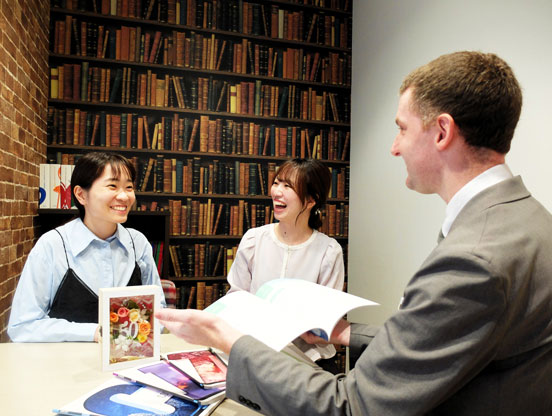 イーオン鹿児島天文館校のスタッフは、生徒様の目標達成を全力で応援します。