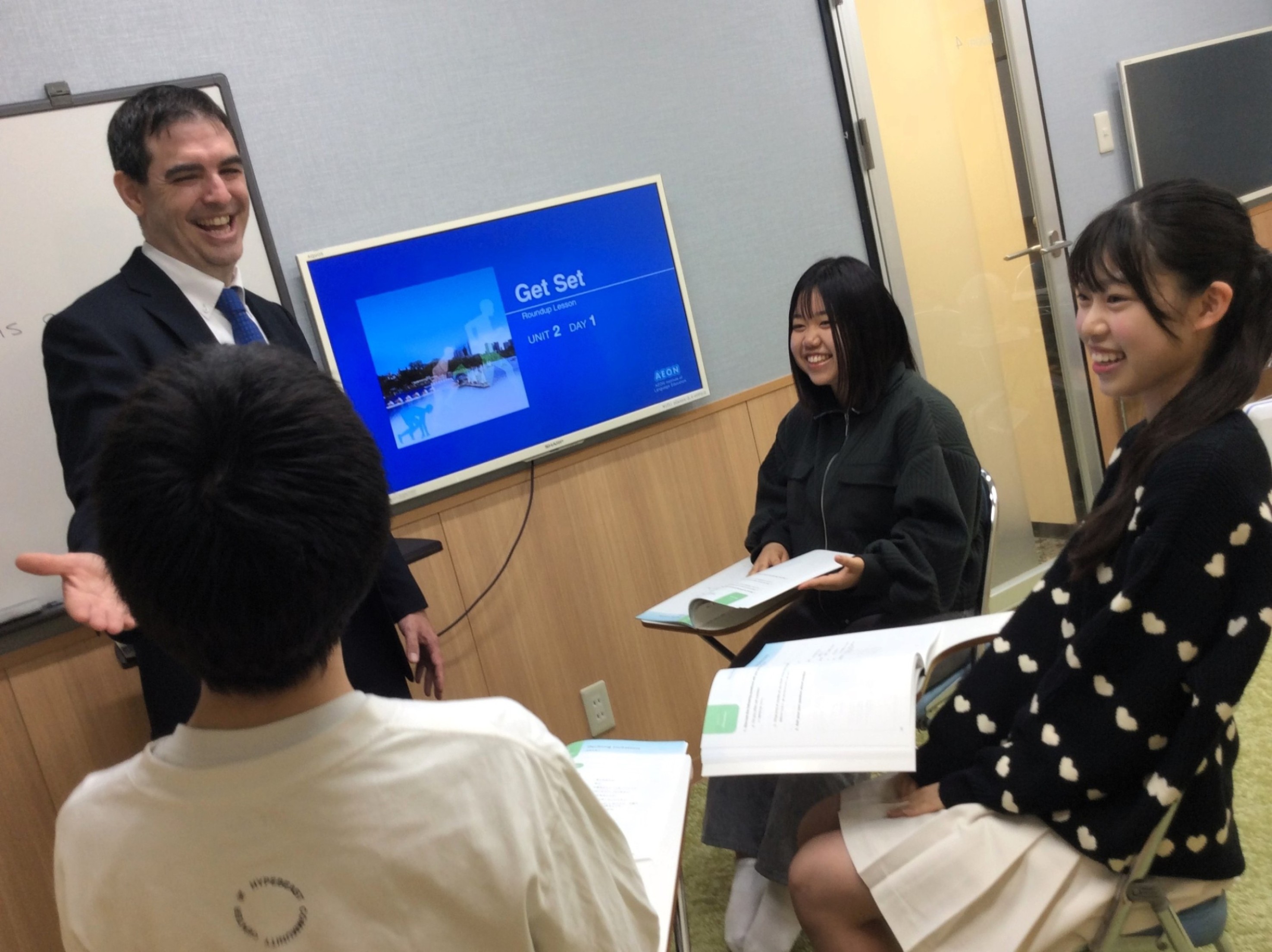 イーオン湘南藤沢オーパ校なら、学校の勉強、資格試験対策、就活に役立つ会話力習得できます。