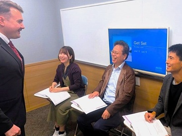 イーオン新横浜校は、平日の夜・土曜日のクラスが充実しています。