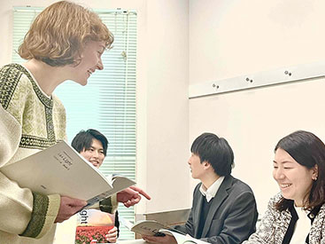 イーオン中山校は、対面レッスンとオンラインレッスンで効率よく学習できます。