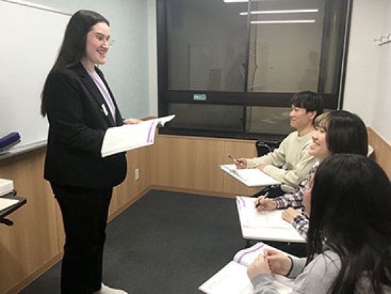 イーオンは対面レッスンとオンラインレッスンのハイブリット!! 1度体験してみませんか？