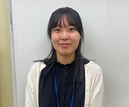 イーオン新百合ヶ丘校の日本人講師Haruka先生です。